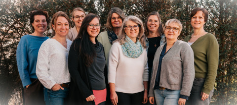 v.l.n.r.: Kathrin Seibert, Christine Rung, Kathrin Sophie Schäfer, Tina Schunke, Antje Neubauer, Stefania Schweitzer, Jasmin Liedtke, Andrea Banholzer und Susanne Ziegler

 
